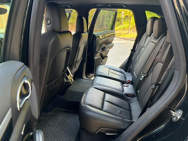 Porsche Cayenne  2013