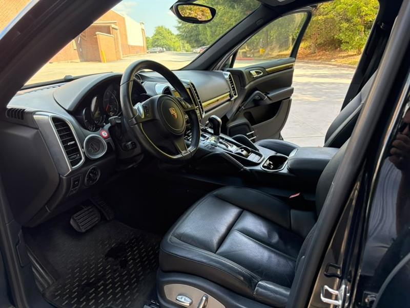 Porsche Cayenne  2013