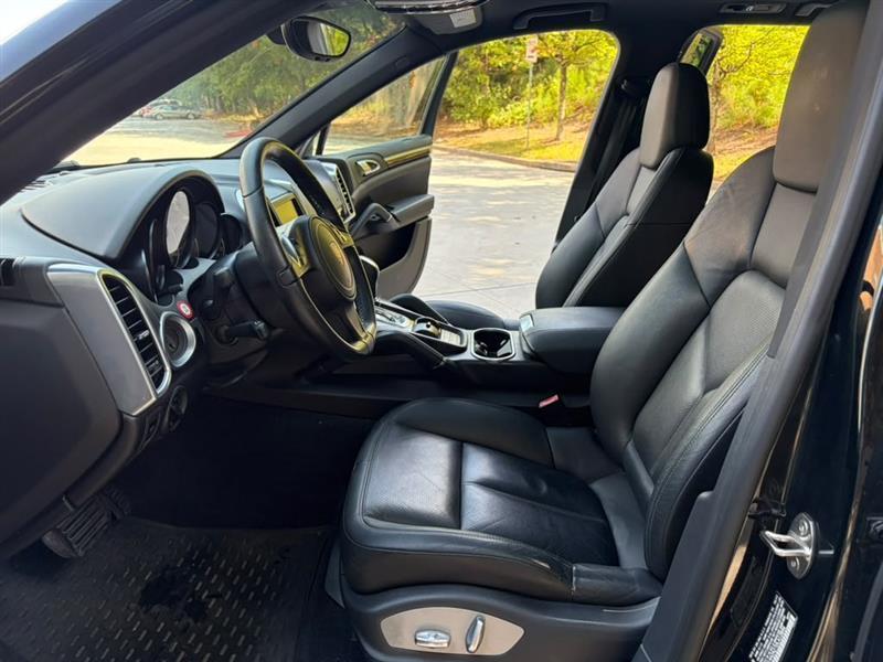 Porsche Cayenne  2013