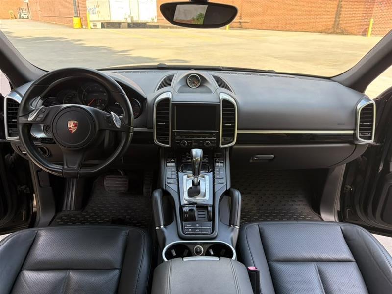Porsche Cayenne  2013