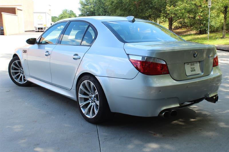 BMW M5  2006