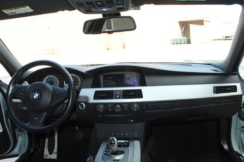 BMW M5  2006