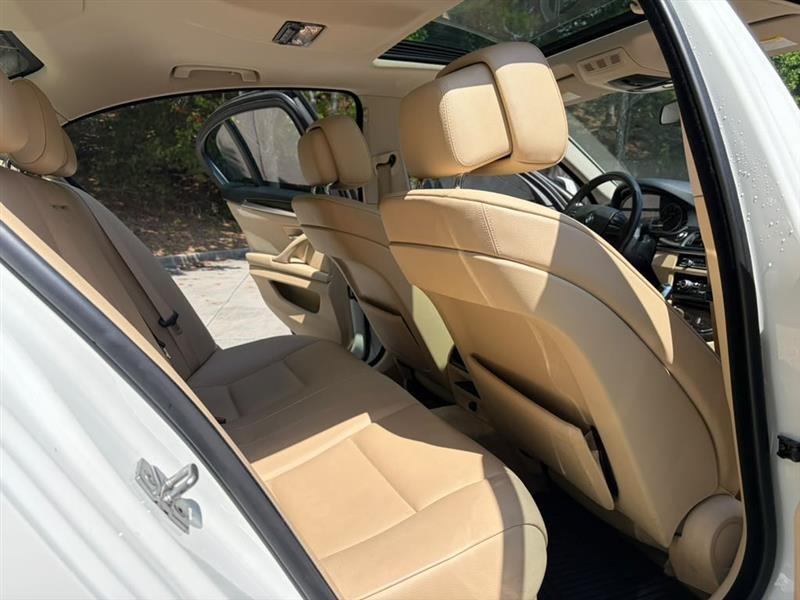 BMW 5-Series  2012
