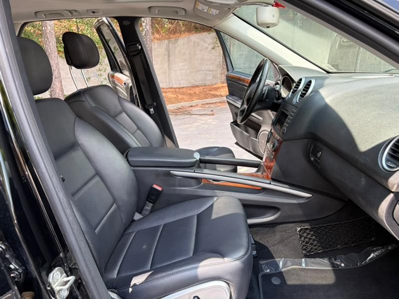 Mercedes-Benz M-Class  2011