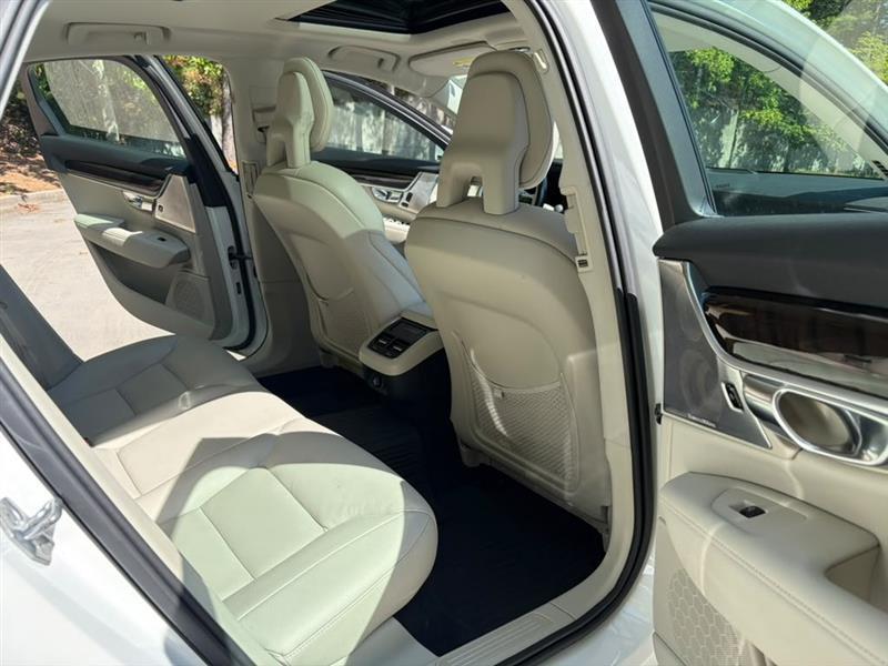 Volvo S90  2017