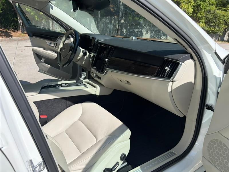 Volvo S90  2017