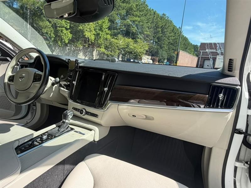 Volvo S90  2017