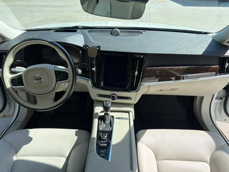 Volvo S90  2017