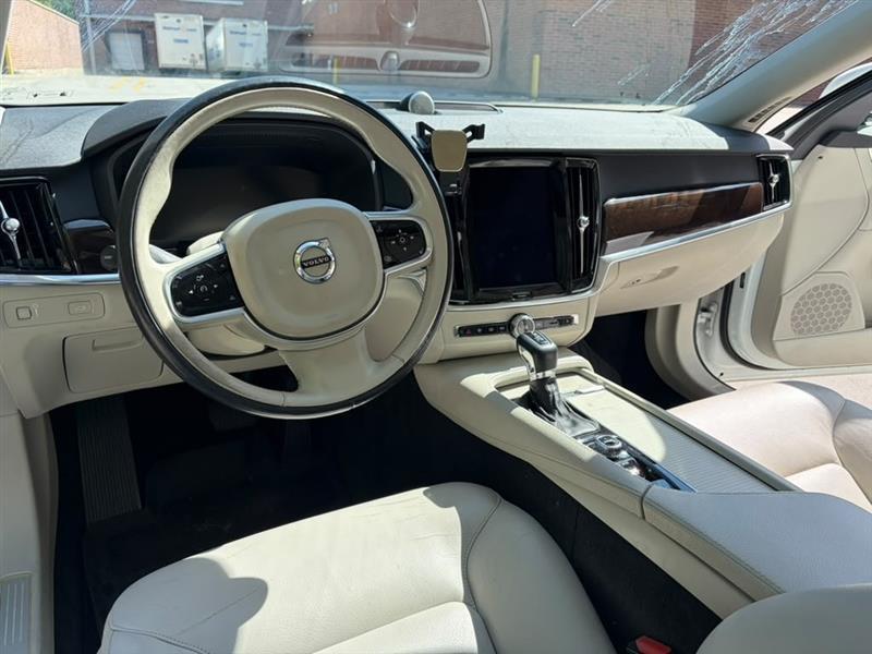 Volvo S90  2017