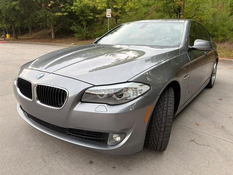 BMW 5-Series  2011
