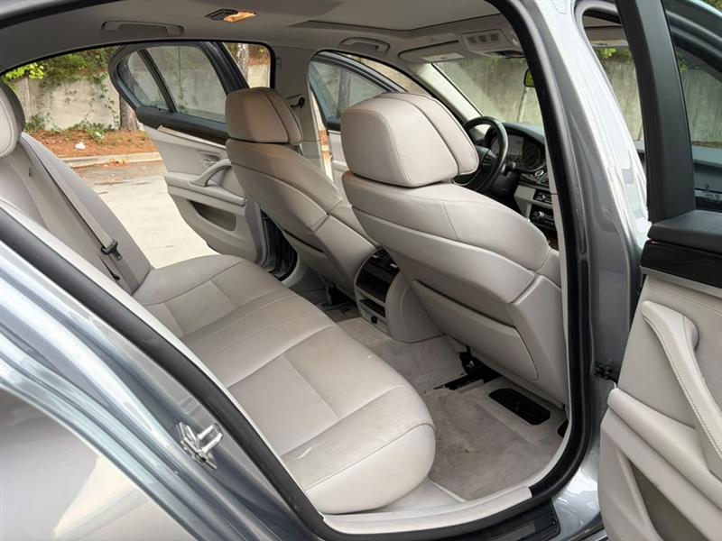 BMW 5-Series  2011