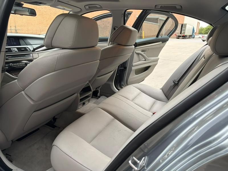 BMW 5-Series  2011