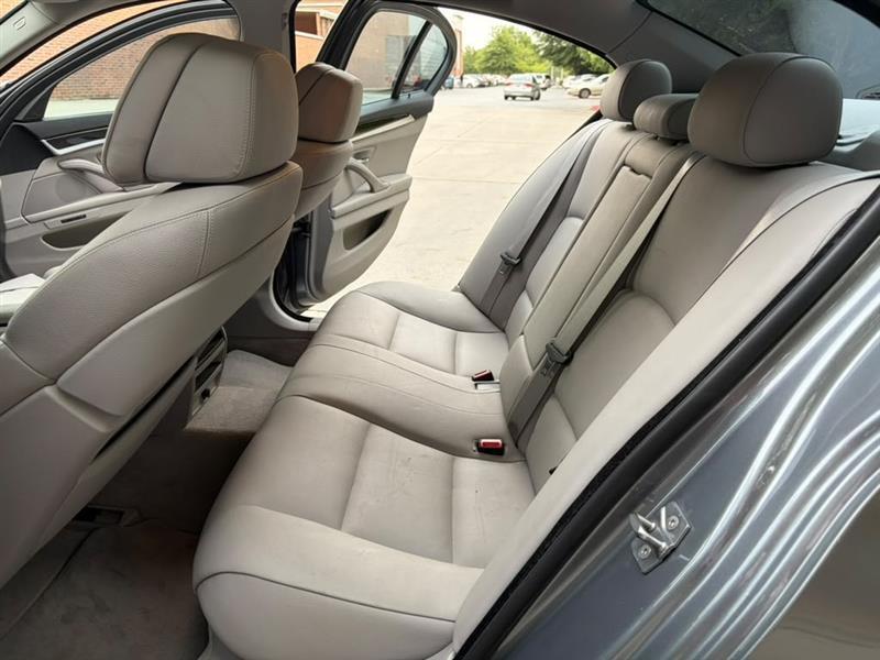 BMW 5-Series  2011