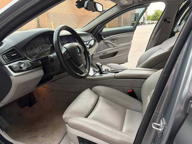 BMW 5-Series  2011