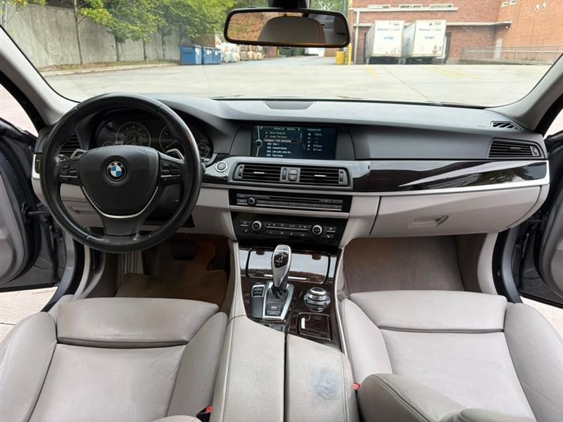 BMW 5-Series  2011