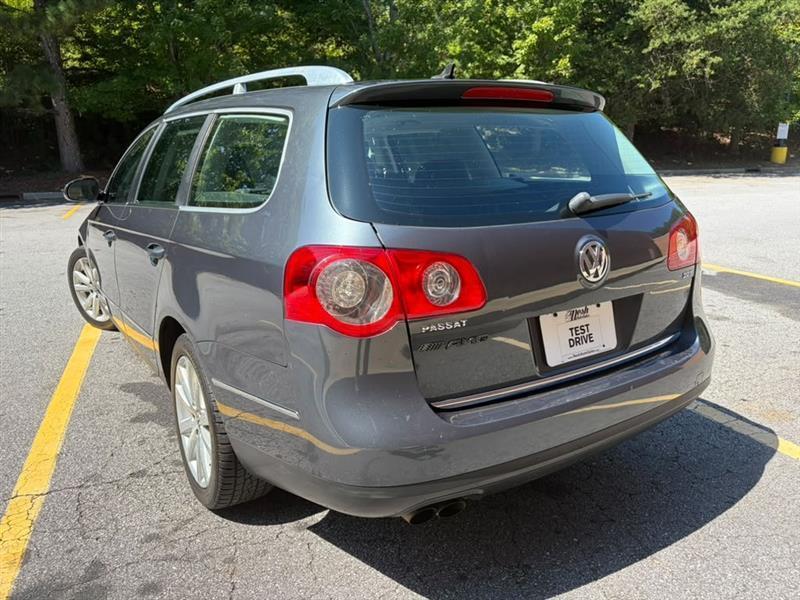 Volkswagen Passat Wagon  2010