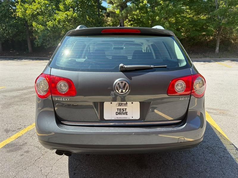 Volkswagen Passat Wagon  2010