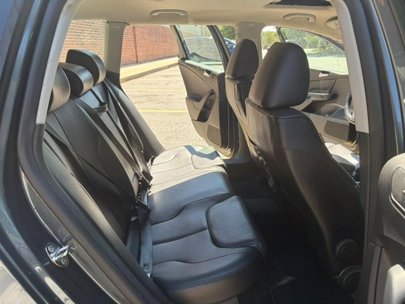 Volkswagen Passat Wagon  2010