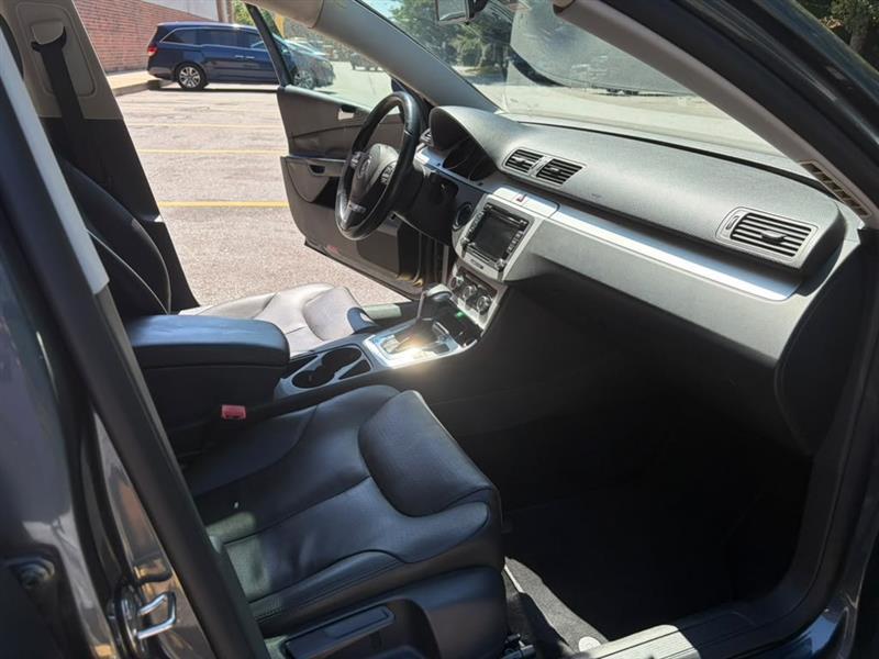 Volkswagen Passat Wagon  2010