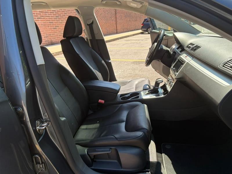 Volkswagen Passat Wagon  2010