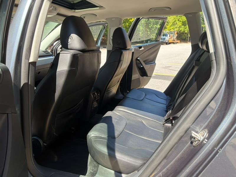 Volkswagen Passat Wagon  2010