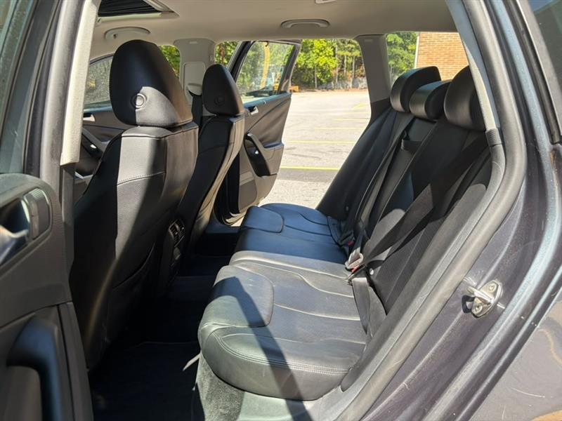 Volkswagen Passat Wagon  2010