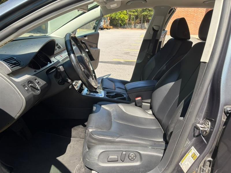 Volkswagen Passat Wagon  2010