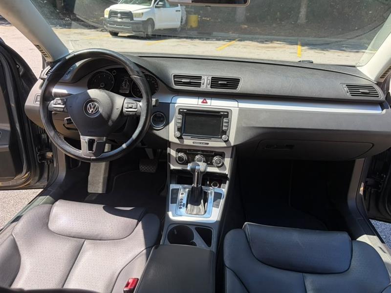 Volkswagen Passat Wagon  2010