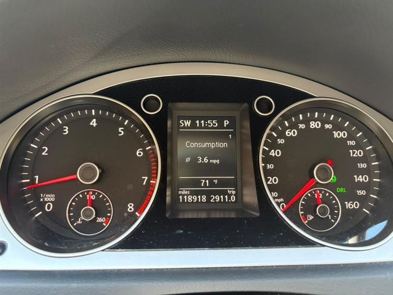 Volkswagen Passat Wagon  2010