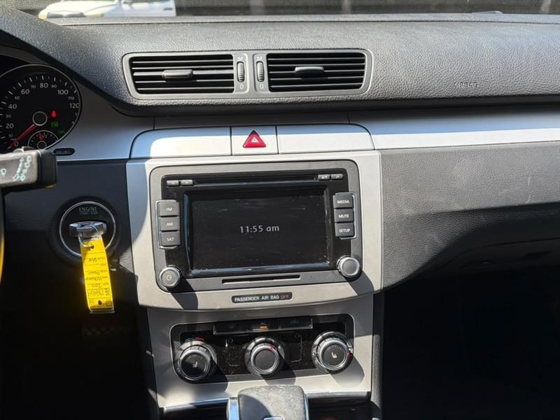Volkswagen Passat Wagon  2010