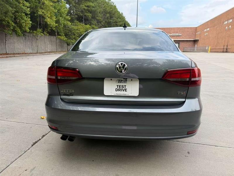 Volkswagen Jetta  2016