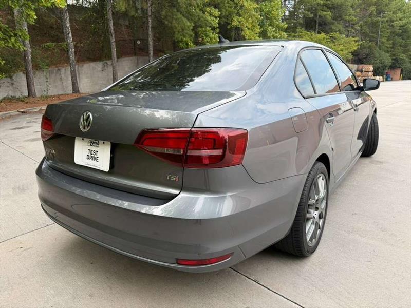 Volkswagen Jetta  2016