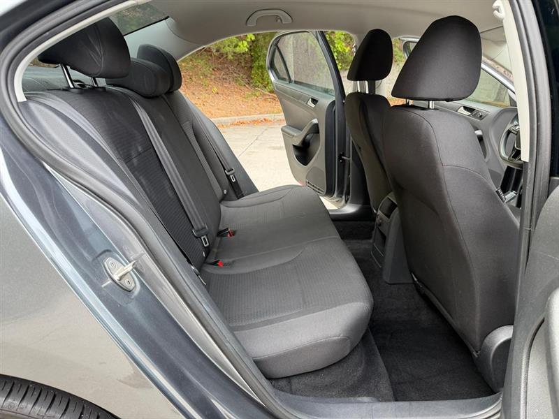 Volkswagen Jetta  2016