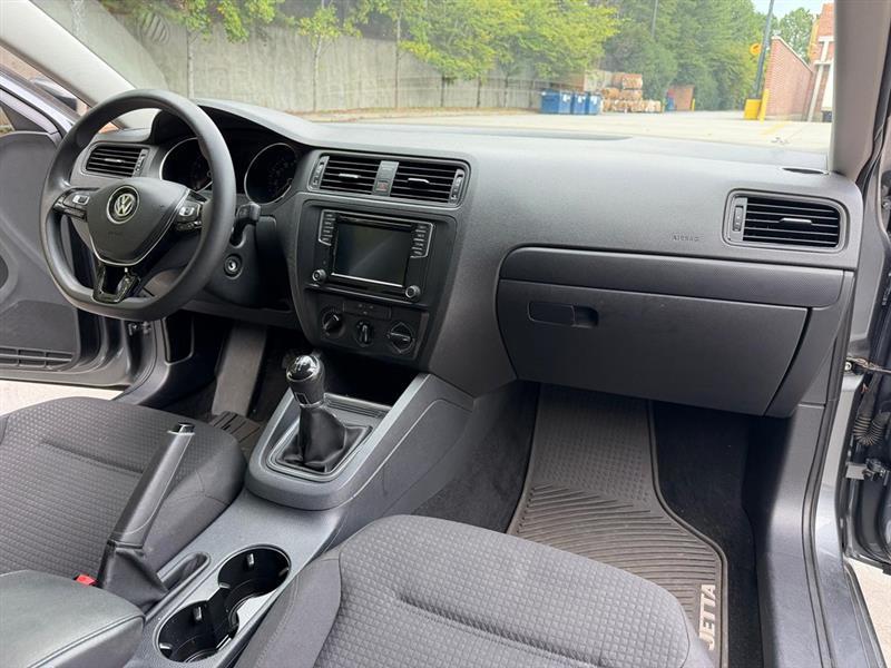 Volkswagen Jetta  2016