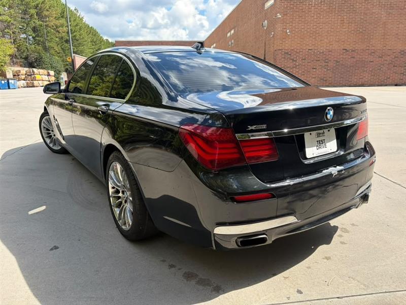 BMW 7-Series photo 4