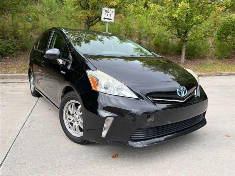Toyota Prius V  2014
