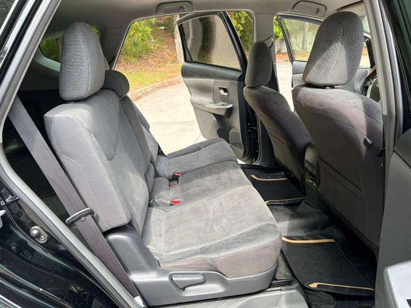 Toyota Prius V  2014