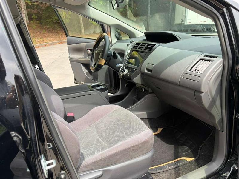 Toyota Prius V  2014