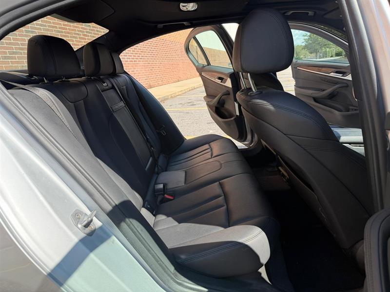 BMW 5-Series  2019