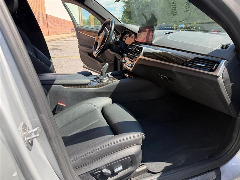 BMW 5-Series  2019