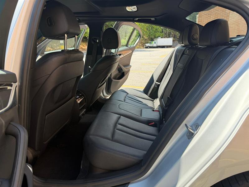 BMW 5-Series  2019