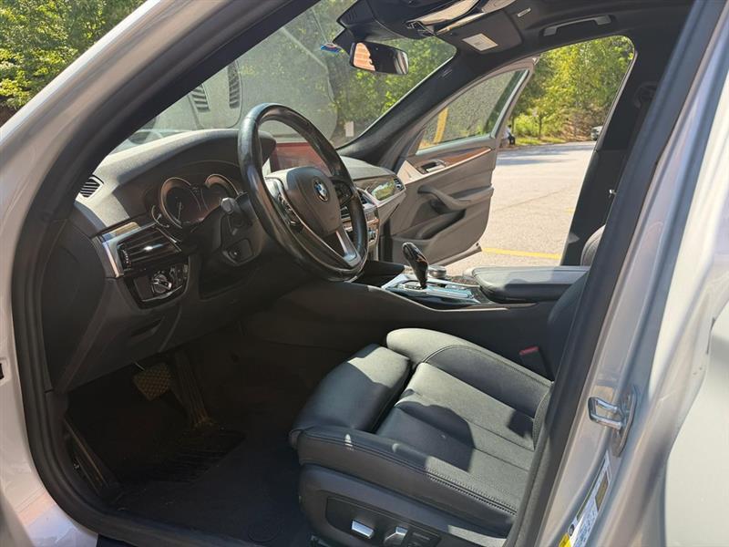 BMW 5-Series  2019