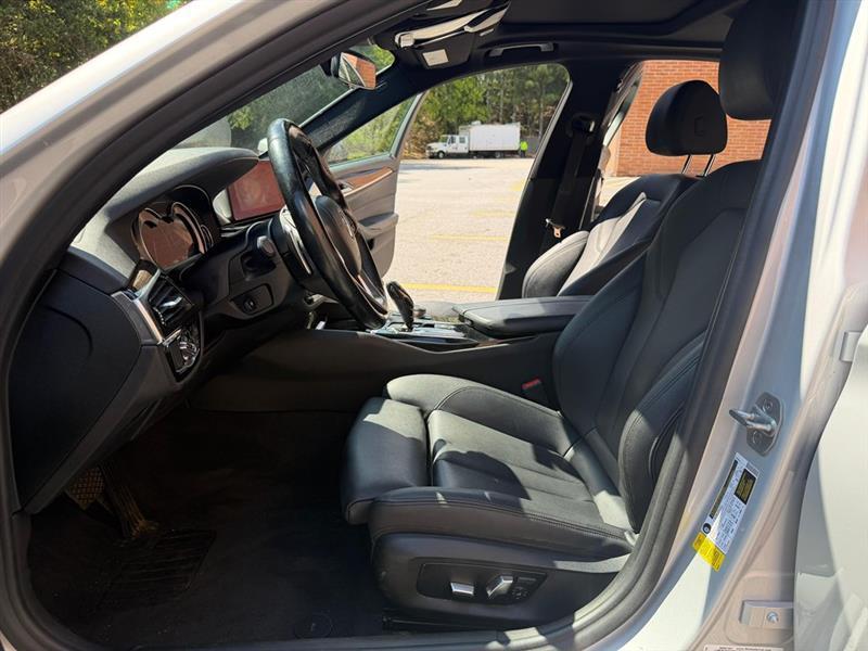 BMW 5-Series  2019