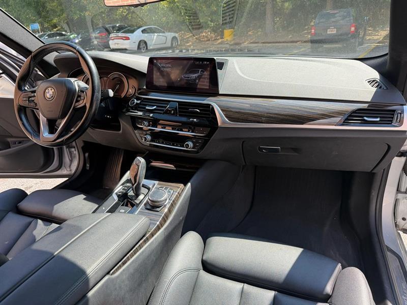 BMW 5-Series  2019