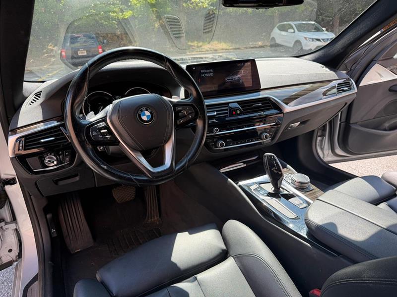 BMW 5-Series  2019