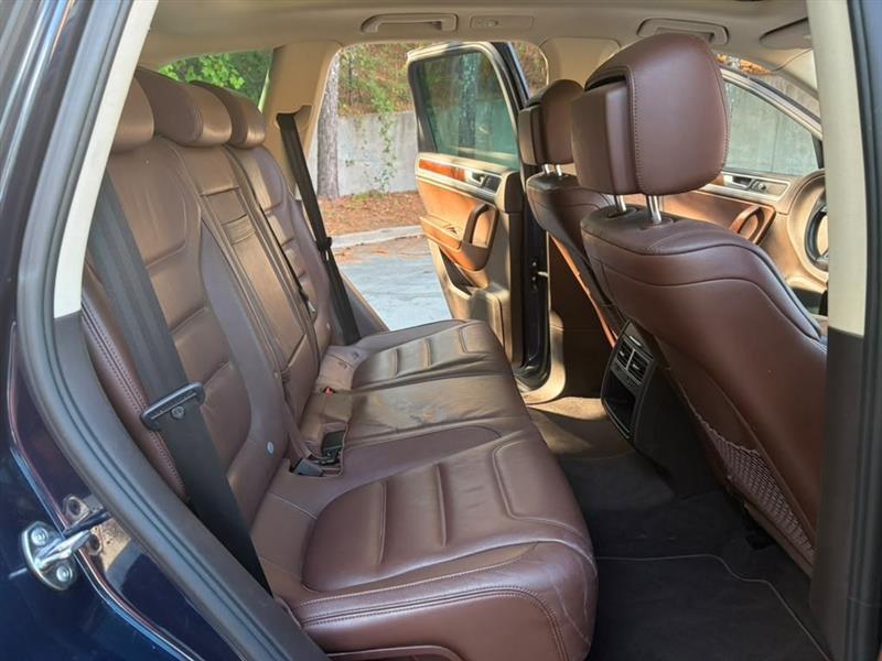 Volkswagen Touareg  2012
