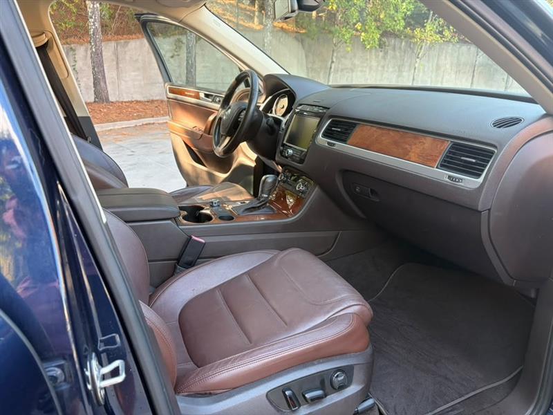 Volkswagen Touareg  2012