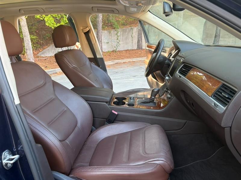 Volkswagen Touareg  2012