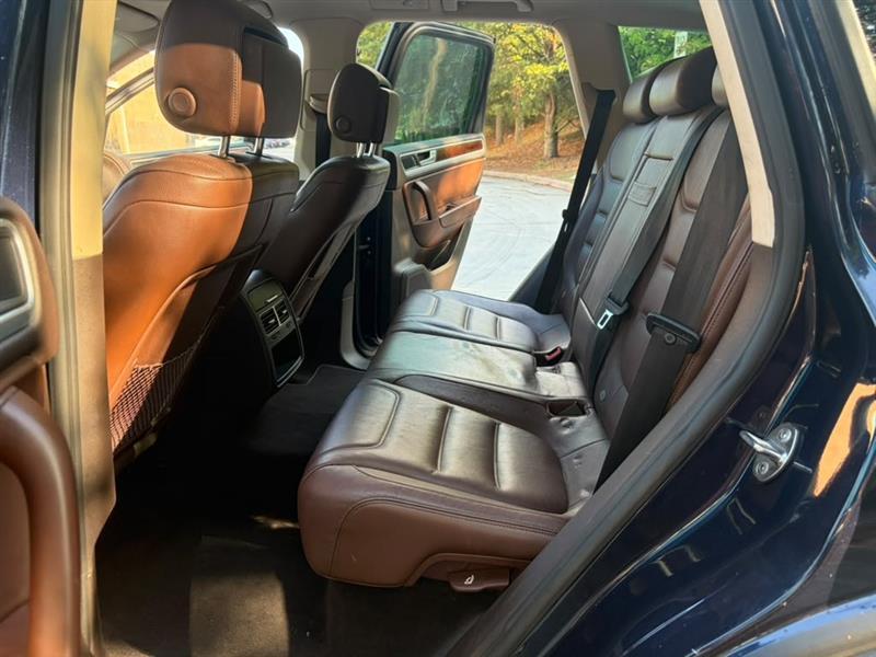 Volkswagen Touareg  2012