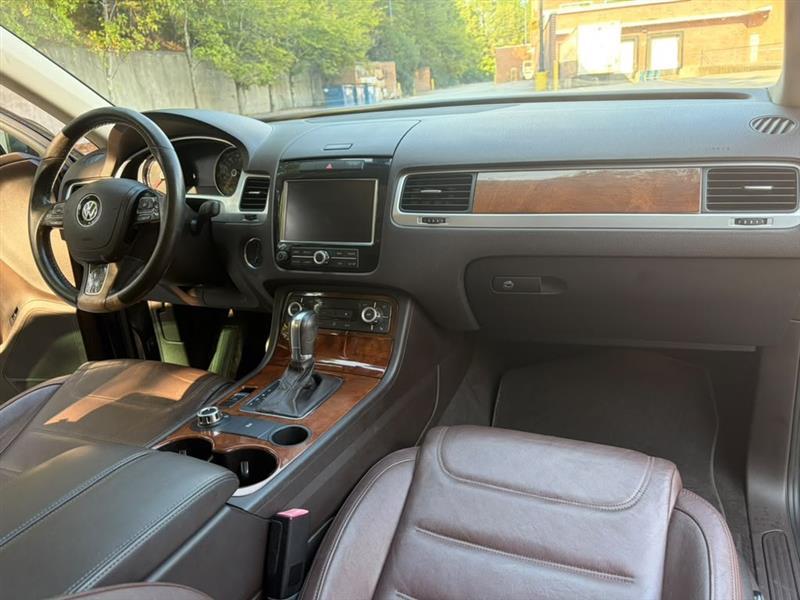 Volkswagen Touareg  2012